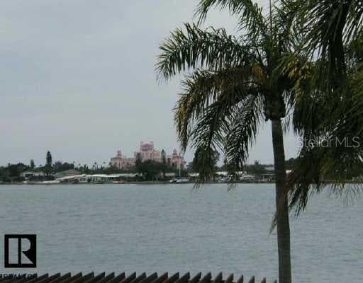 6279 Sun BOULEVARD UNIT 201 St. Petersburg, FL 33715