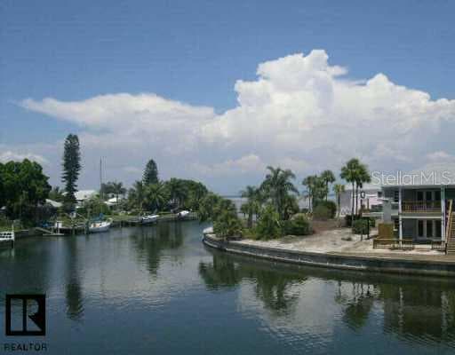 4712 Beach DRIVE SE UNIT #D St Petersburg, FL 33705