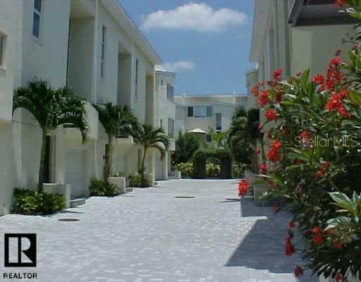 311 4th AVENUE N St Petersburg, FL 33701