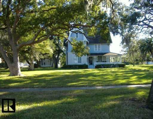 937 Victoria DRIVE