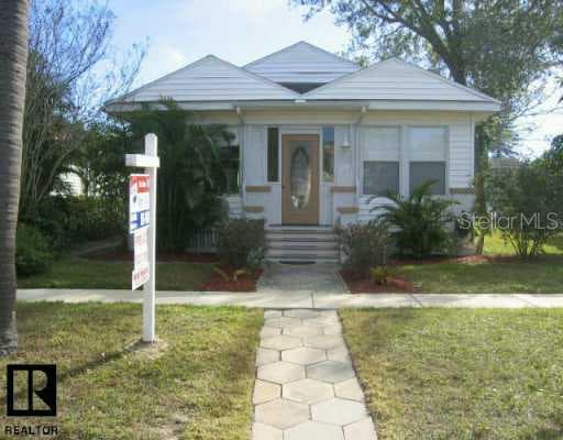 210 13th AVENUE N St Petersburg, FL 33701
