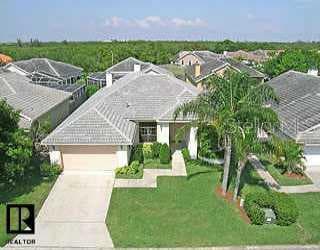805 LIVE OAK TERRACE NE ST. PETERSBURG, FL 33703