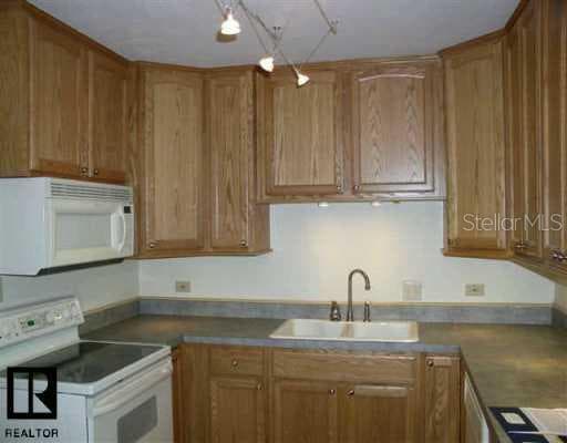 231 81st AVENUE N St. Petersburg, FL 33702