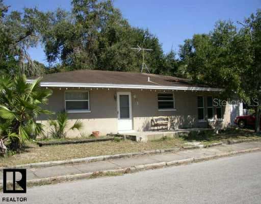 601 Banana STREET Tarpon Springs, FL 34689