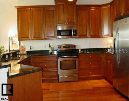 4621 OVERLOOK DRIVE NE UNIT 8 ST.PETERSBURG, FL 33703