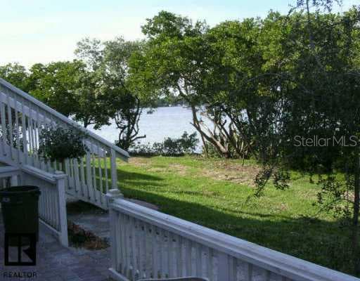 251 Pompano DRIVE SE UNIT B St Petersburg, FL 33705