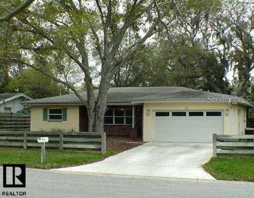 137 Overbrook STREET E Largo, FL 33770