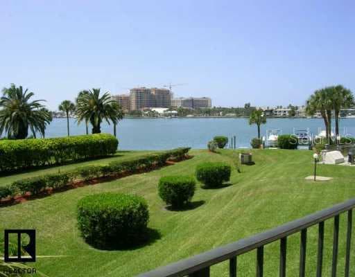 650 Island WAY UNIT 208 Clearwater, FL 33767