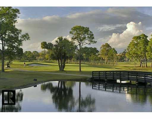 8001 Bardmoor PLACE UNIT 206 Largo, FL 33777