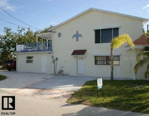 17706 Wall CIRCLE Redington Shores, FL 33708