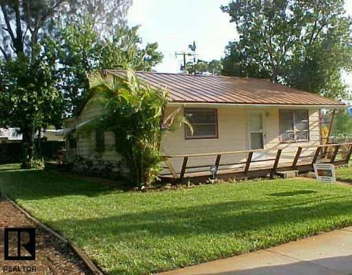 5326 18th AVENUE S Gulfport, FL 33707