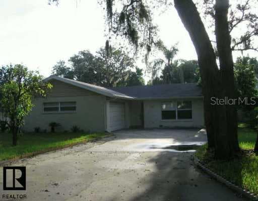 1004 Peninsula AVENUE Tarpon Springs, FL 34689