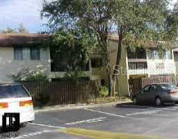 782 Village Lake N UNIT 204 St Petersburg, FL 33716