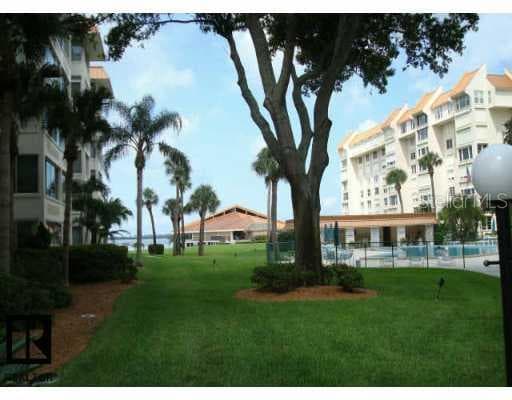 622 Edgewater DRIVE UNIT 326 Dunedin, FL 34698