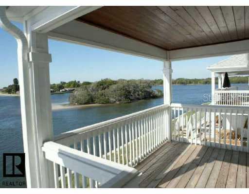 5196 BEACH DRIVE SE UNIT D ST. PETERSBURG, FL 33705