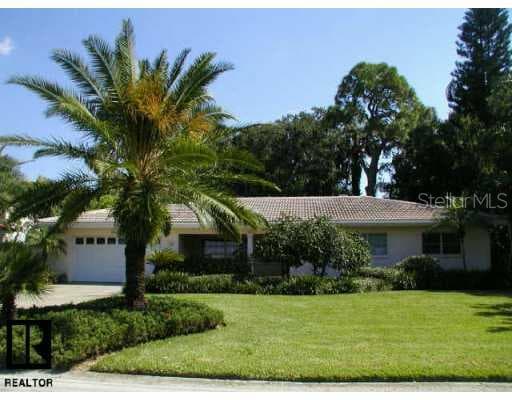19 Pine CIRCLE S Belleair, FL 33756