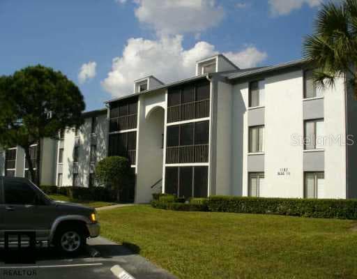 1182 Pine Ridge CIRCLE W UNIT E-1 Tarpon Springs, FL 34688