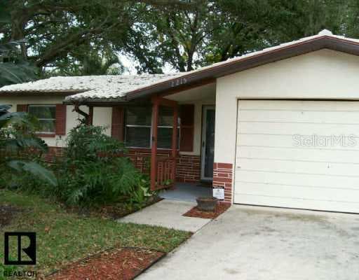 2215 Gladys STREET Largo, FL 33774