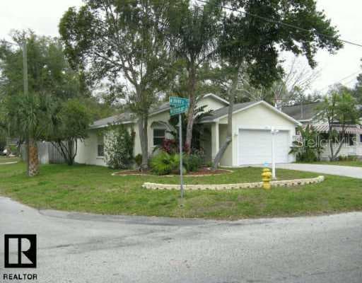813 Henry AVENUE W
