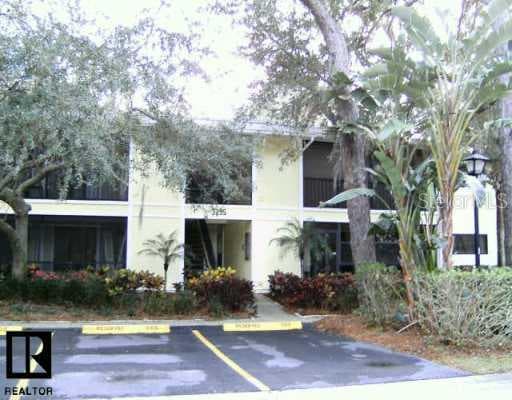 3295 Fox Chase CIRCLE UNIT 206 Palm Harbor, FL 34683