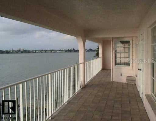 370 8th AVENUE N UNIT 4 Tierra Verde, FL 33715