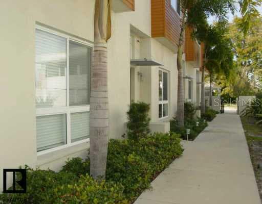 827 3rd AVENUE N St Petersburg, FL 33701