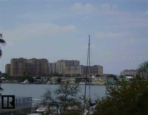 690 Island WAY UNIT 301 Clearwater, FL 33767