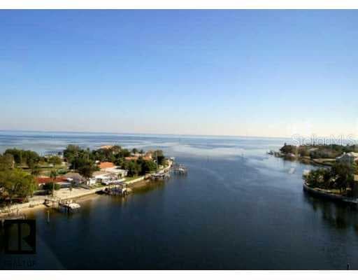 1365 Snell Isle BOULEVARD NE UNIT 8F St Petersburg, FL 33704