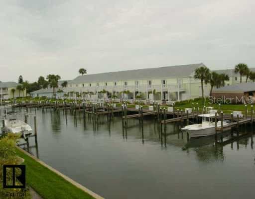 4814 Beach DRIVE SE UNIT D St Petersburg, FL 33705