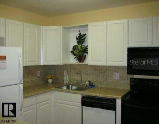 3277 Fox Chase CIRCLE N UNIT 102 Palm Harbor, FL 34683
