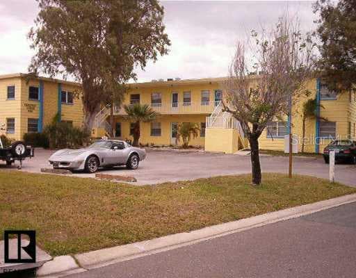 9895 1st STREET E UNIT #4 Treasure Island, FL 33706