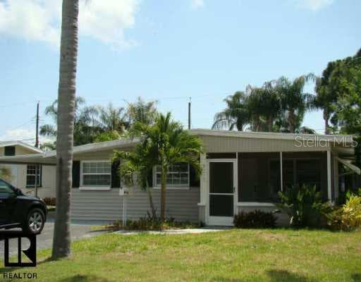 9015 BAY STREET NE ST PETERSBUIRG, FL 33702