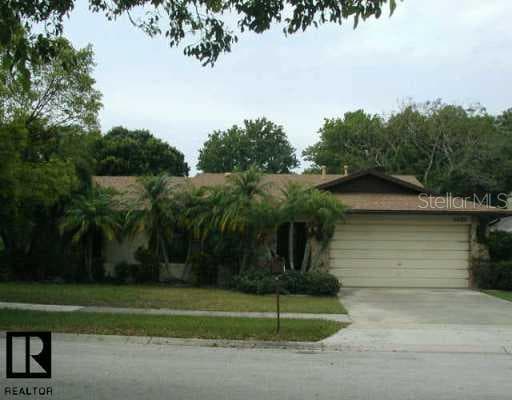 9623 Leeward AVENUE N Largo, FL 33773