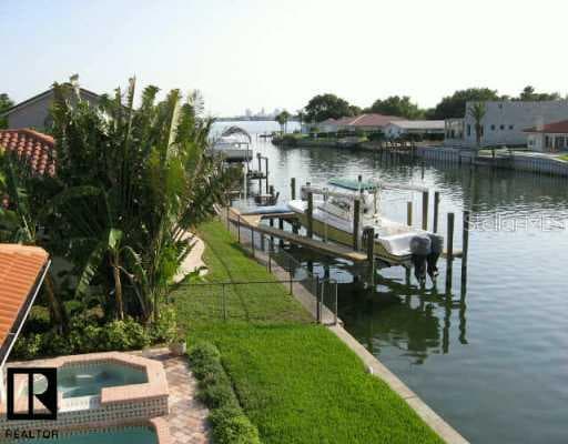 1939 Hawaii AVENUE NE St Petersburg, FL 33703