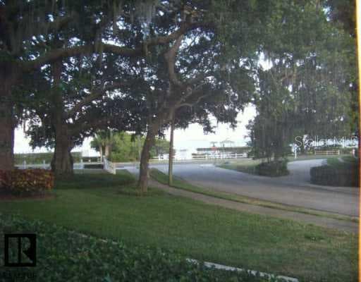 413 BAYSHORE BOULEVARD S UNIT 1 SAFETY HARBOR, FL 34695
