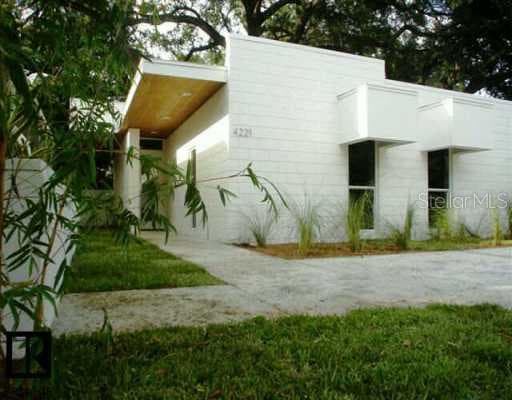 4221 Cleveland STREET W Tampa, FL 33609