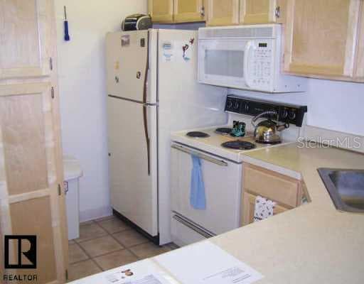 1236 Pine Ridge CIRCLE W UNIT 114E2 Tarpon Springs, FL 34688