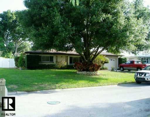 13834 Martinique DRIVE Seminole, FL 33776