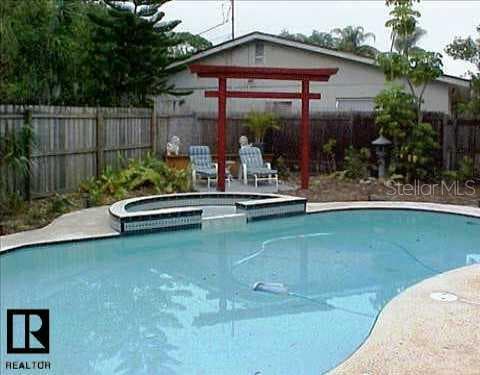 8095 25th AVENUE N St Petersburg, FL 33710