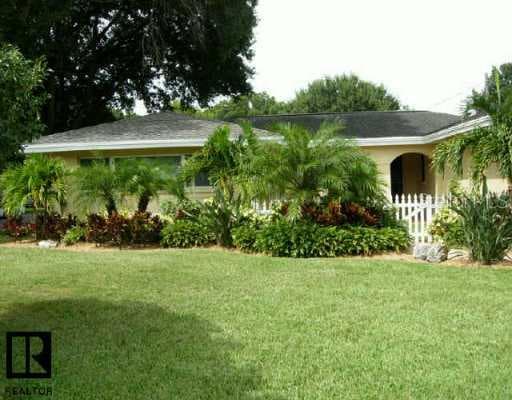 5525 43rd AVENUE N St Petersburg, FL 33709