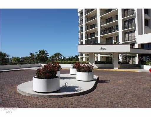 8 Belleview BOULEVARD UNIT 202 Belleair, FL 33756