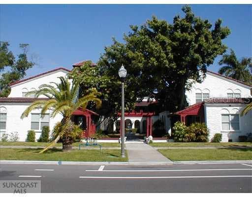 222 Snell Isle BOULEVARD NE UNIT 8 St Petersburg, FL 33704