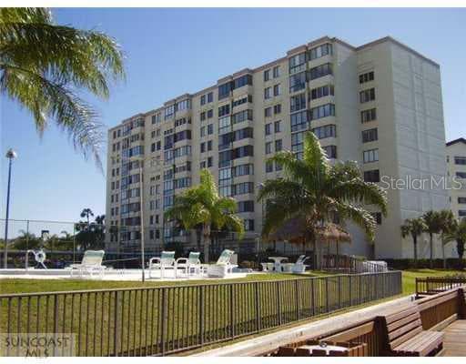 660 Island WAY UNIT 401 Clearwater Beach, FL 33767