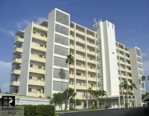 1365 SNELL ISLE BOULEVARD NE UNIT 4B ST PETERSBURG, FL 33704