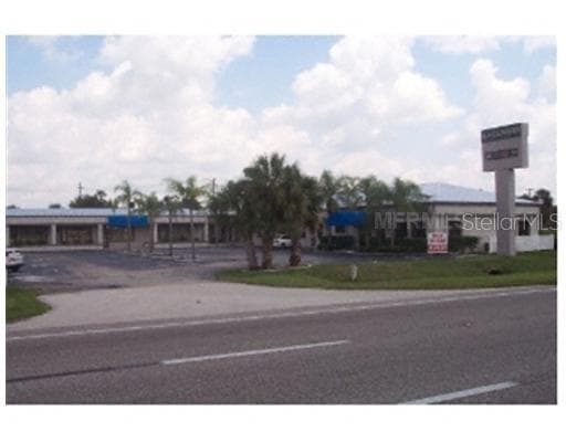 2886 TAMIAMI TRAIL UNIT 8 PORT CHARLOTTE, FL 33952
