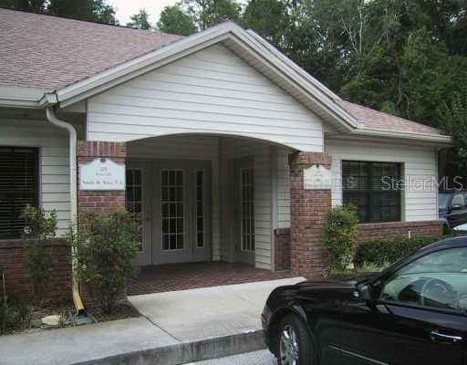 205 CRYSTAL GROVE BOULEVARD LUTZ, FL 33548