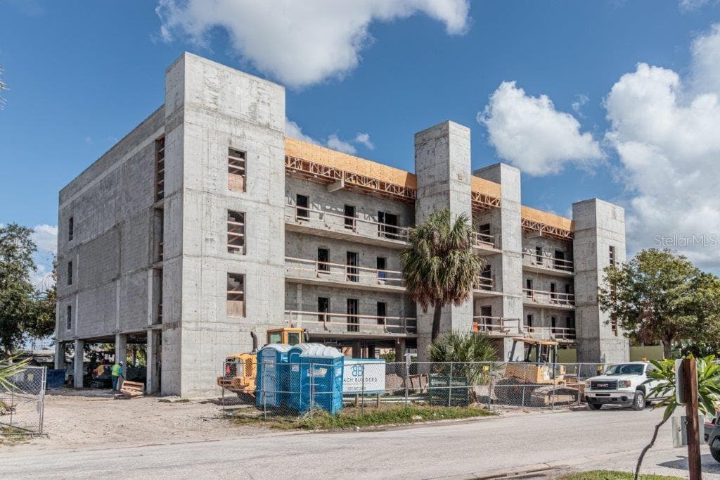 15305 1ST STREET E UNIT 302 MADEIRA BEACH, FL 33708