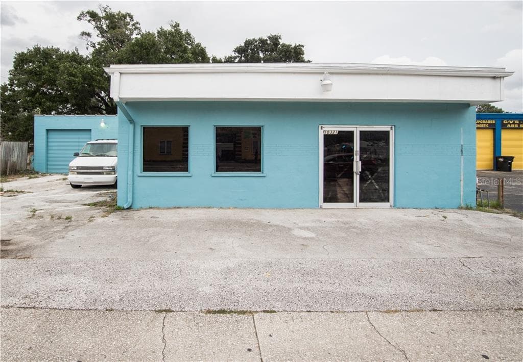 10321 N NEBRASKA AVENUE TAMPA, FL 33612