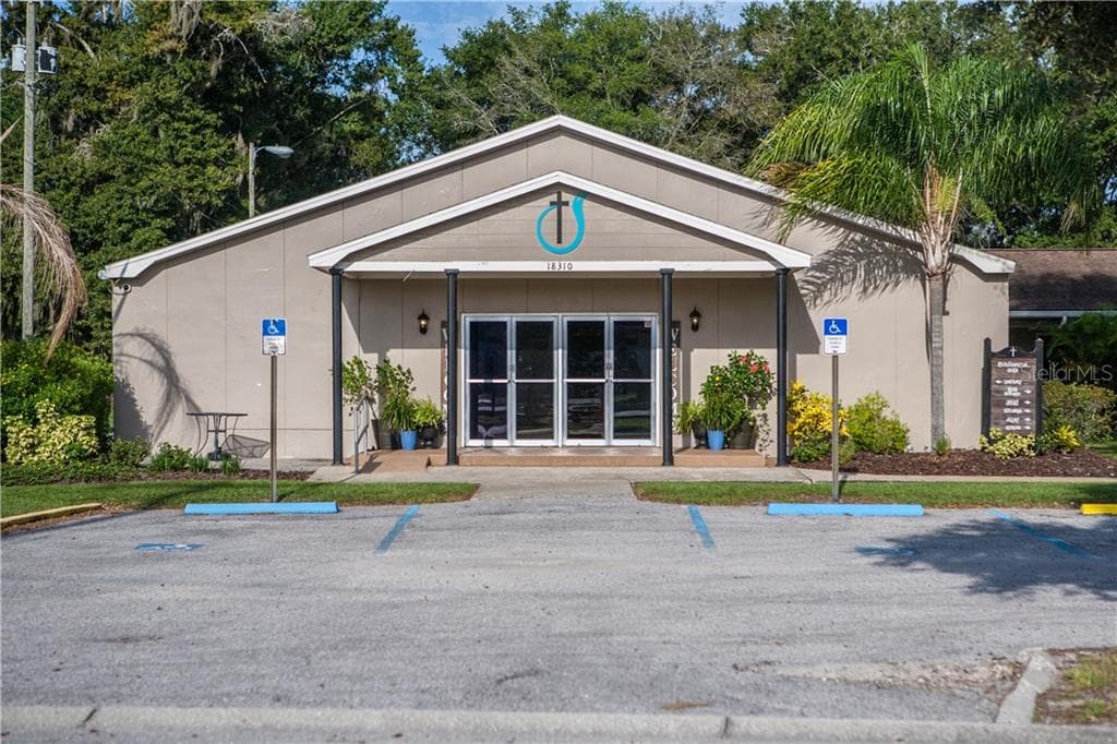 18310 N US HIGHWAY 41 LUTZ, FL 33549