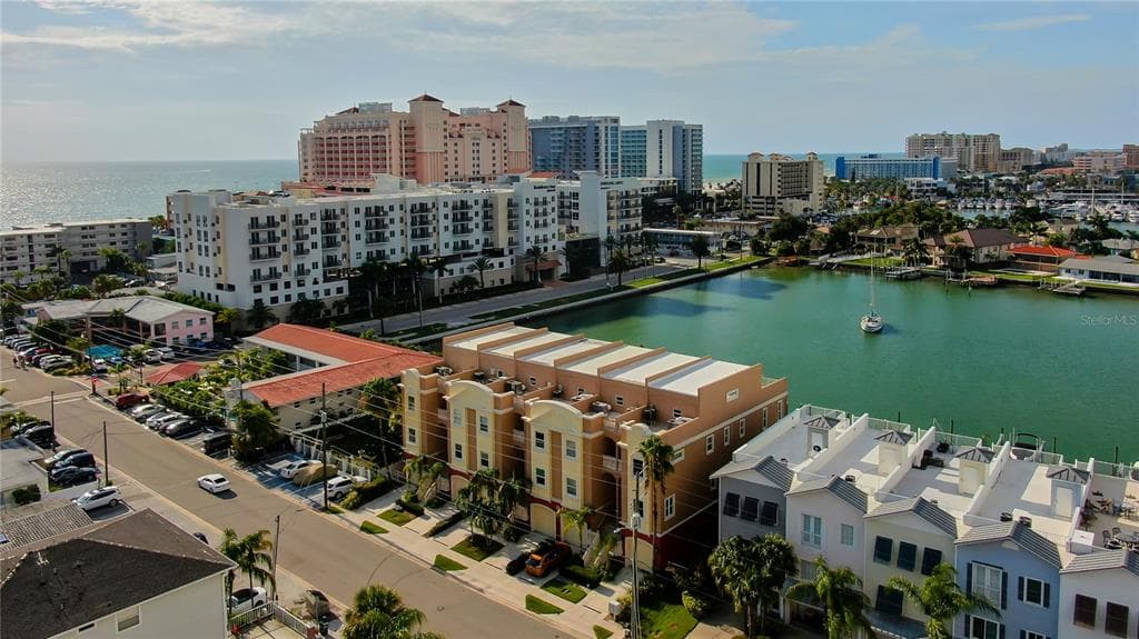 120 BRIGHTWATER DRIVE DRIVE UNIT 6 CLEARWATER BEACH, FL 33767